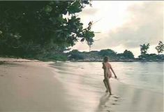 Голая Аманда Донохью в фильме «Отверженный» фото #52