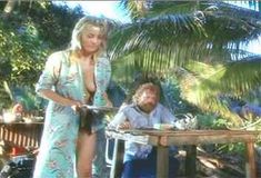 Голая Аманда Донохью в фильме «Отверженный» фото #63