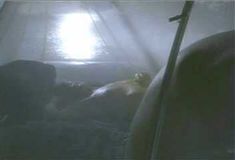 Голая Аманда Донохью в фильме «Отверженный» фото #77