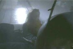 Голая Аманда Донохью в фильме «Отверженный» фото #79