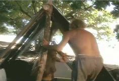 Голая Аманда Донохью в фильме «Отверженный» фото #85