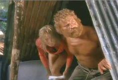 Голая Аманда Донохью в фильме «Отверженный» фото #88