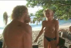 Голая Аманда Донохью в фильме «Отверженный» фото #92