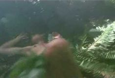 Голая Аманда Донохью в фильме «Отверженный» фото #93