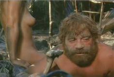 Голая Аманда Донохью в фильме «Отверженный» фото #102