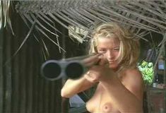 Голая Аманда Донохью в фильме «Отверженный» фото #109