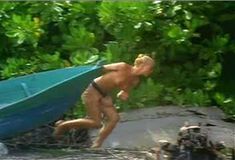 Голая Аманда Донохью в фильме «Отверженный» фото #113