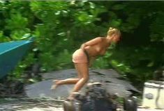 Голая Аманда Донохью в фильме «Отверженный» фото #114