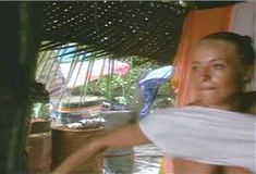 Голая Аманда Донохью в фильме «Отверженный» фото #117