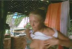 Голая Аманда Донохью в фильме «Отверженный» фото #120