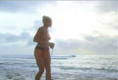 Голая Аманда Донохью в фильме «Отверженный» фото #131