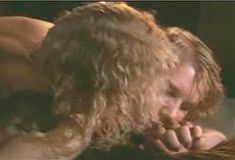 Голая Аманда Донохью в фильме «Радуга» фото #11