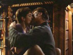 Полностью голая Аманда Оомс в сериале «Волчица» фото #5