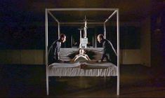 Голая Аманда Пламмер в фильме «8 1.2 женщин» фото #4