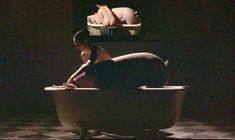 Голая Аманда Пламмер в фильме «8 1.2 женщин» фото #12