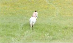 Голая Аманда Пламмер в фильме «8 1.2 женщин» фото #19