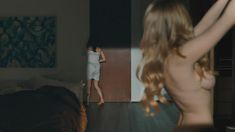 Голая Аманда Сайфред в фильме «Хлоя» фото #3