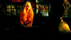 Шикарная голая грудь Анамарии Маринки в фильме Fathers Day фото #1