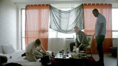 Красотка Анамария Маринка засветила голую грудь в фильме «Последний рейд» фото #1