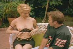 Голая Анджела Дейвис в сериале «Лучший секс в вашей жизни» фото #1