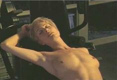 Полностью голая Анджела Дейвис в фильме «Дешевый трепет» фото #21