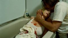 Голая Анджела Фезерстоун в фильме «В темноте» фото #14