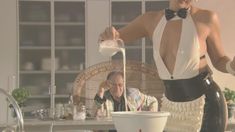 Голая Анджелита Франко в фильме «Подглядывающий на кухне» фото #6