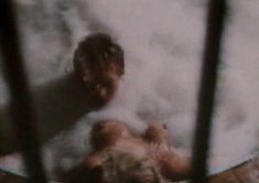 Горячая Андреа Томпсон снялась голой в фильме Hot Splash фото #4