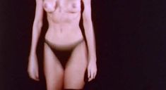 Голая Анита Стриндберг в фильме «Торговля кожей»