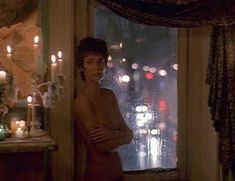 Голая Анн Парийо в фильме «Кровь невинных» фото #1