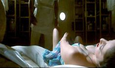 Горячая Анна Аммирати оголилась в фильме «Шалунья» фото #80