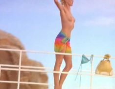 Голая грудь Анны Ганн в фильме «Малышка на миллион» фото #2