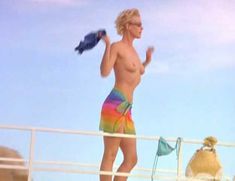 Голая грудь Анны Ганн в фильме «Малышка на миллион» фото #3