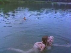 Голая Анна Левайн в фильме «Анджела» фото #6