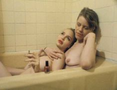 Голая Анна Левайн в фильме «Фиона» фото #4