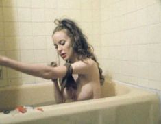 Голая Анна Левайн в фильме «Фиона» фото #9