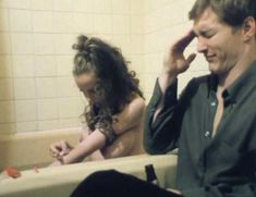 Голая Анна Левайн в фильме «Фиона» фото #10