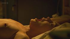 Голая Анна Скеллерн в сериале «Пустые слова» фото #1