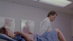 Аннабелла Шиорра показала голую грудь в фильме «Рука, качающая колыбель» фото #4