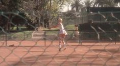 Голая Анни Бель в фильме «Лаура» фото #9