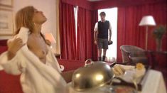 Голая грудь Анушки Монд в фильме «В твоих мечтах» фото #1