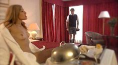 Голая грудь Анушки Монд в фильме «В твоих мечтах» фото #2