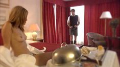 Голая грудь Анушки Монд в фильме «В твоих мечтах» фото #3