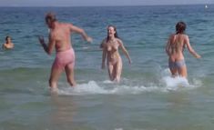 Голая грудь Аньес Сораль ф фильме «Минутное помрачение рассудка» фото #4