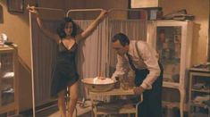 Ариадна Хиль засветила грудь в фильме «Порочный девственник» фото #6