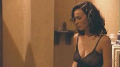 Ариадна Хиль засветила грудь в фильме «Порочный девственник» фото #7