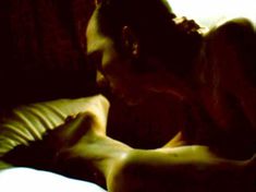 Голая грудь Ариадны Хиль в фильме «Темная сторона сердца 2» фото #3