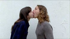 Голая Ариана Лабед в фильме «Аттенберг» фото #1