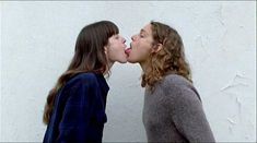 Голая Ариана Лабед в фильме «Аттенберг» фото #4