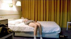 Голая Ариана Лабед в фильме «Аттенберг» фото #8